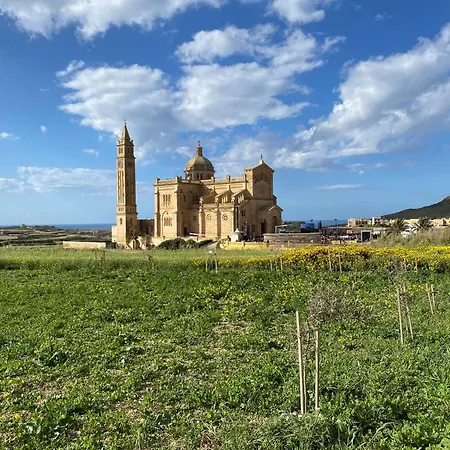 Gozo Dwejra Views * סן לורנץ